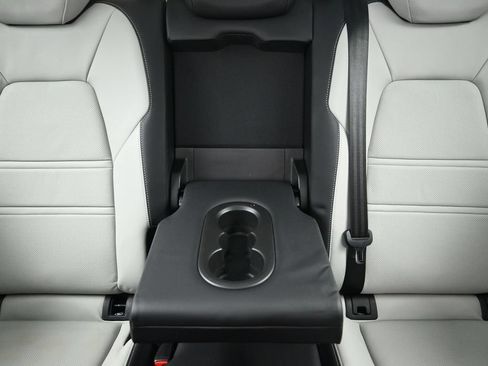 Used 2024 Porsche Cayenne Turbo AWD/4WD image 21