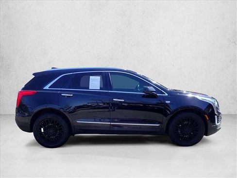 Used 2017 Cadillac XT5 Platinum w/ Driver Assist Package AWD/4WD image 5