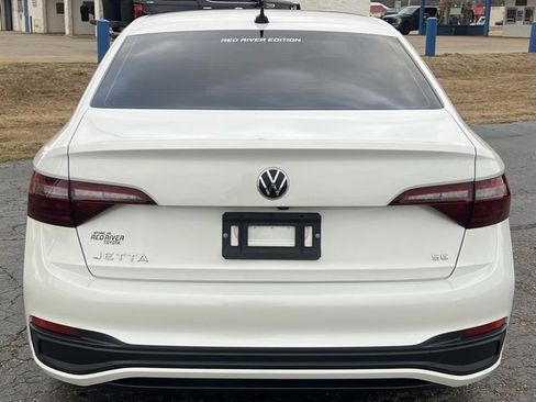 Used 2024 Volkswagen Jetta SE image 7