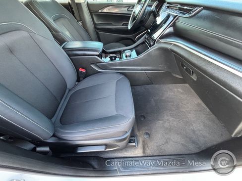 Used 2021 Jeep Grand Cherokee L Laredo w/ Luxury Tech Group I image 11