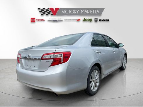Used 2013 Toyota Camry XLE w/ Leather Pkg image 4