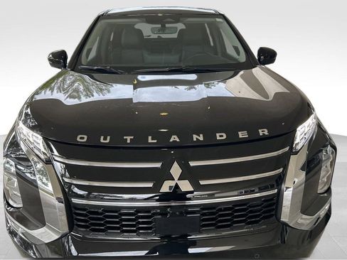 New 2026 Mitsubishi Outlander SE image 14