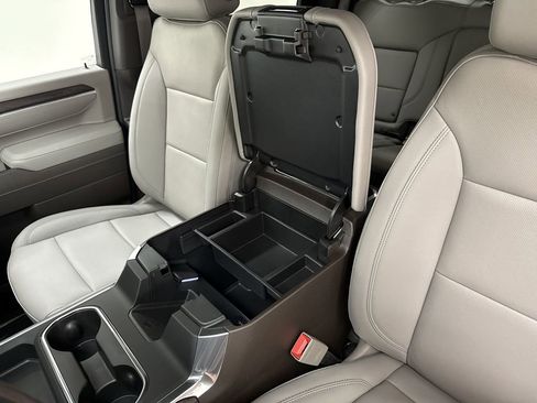 New 2026 GMC Sierra 3500 SLT w/ SLT Convenience Package image 36