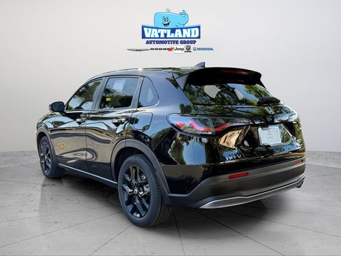 Certified 2025 Honda HR-V Sport image 3