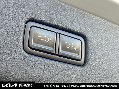 Used 2022 Kia Carnival SX image 26