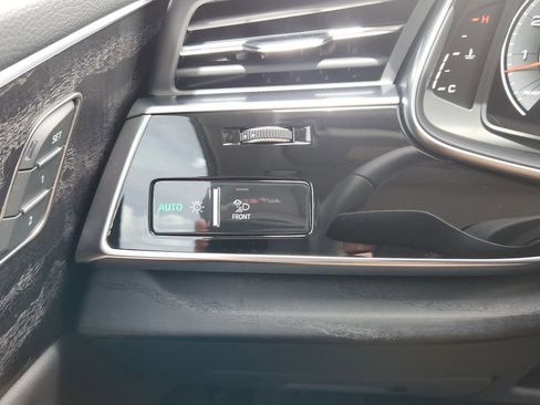 Used 2025 Audi Q8 Prestige w/ Prestige Package AWD/4WD image 26
