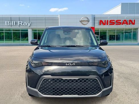 Used 2025 Kia Soul LX w/ LX Technology Package FWD image 2