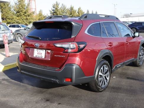 Certified 2025 Subaru Outback Premium w/ Popular Package #1A image 3