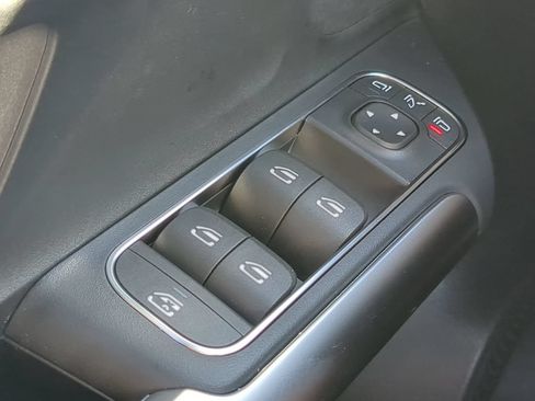 Certified 2025 Mercedes-Benz GLA 250 image 10