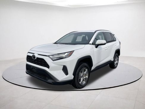 Used 2025 Toyota RAV4 XLE image 3