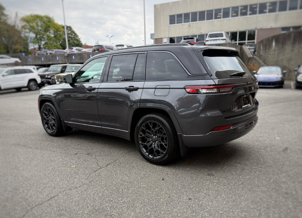 New 2026 Jeep Grand Cherokee Summit w/ Obsidian Package AWD/4WD image 12