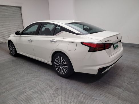 Used 2025 Nissan Altima 2.5 SV FWD image 5