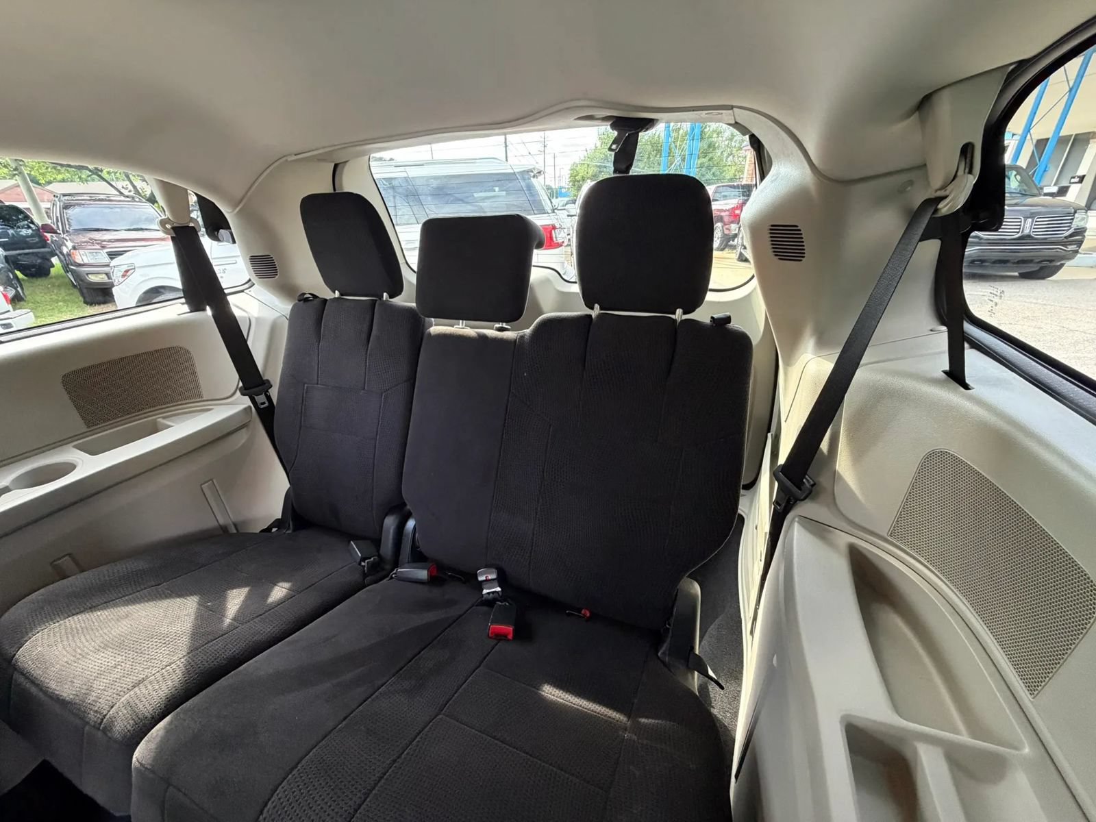 Used 2013 Dodge Grand Caravan SXT w/ UConnect Hands-Free Group FWD image 15