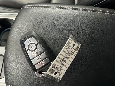 Used 2024 Ford Edge Titanium image 33