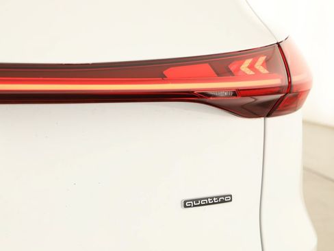 Used 2025 Audi Q5 Prestige AWD/4WD image 30
