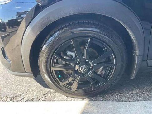 Used 2023 Nissan Kicks SR image 11