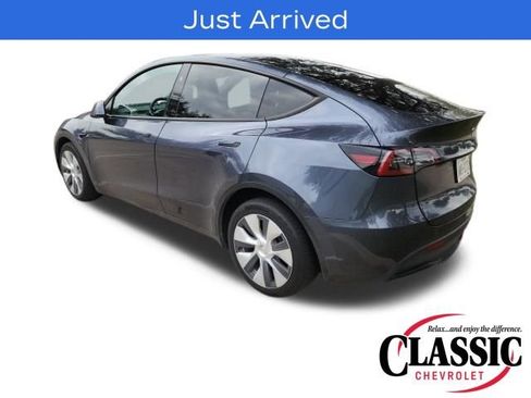 Used 2023 Tesla Model Y Long Range image 10