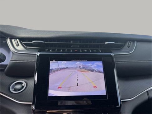 New 2025 Jeep Grand Cherokee L Altitude image 16