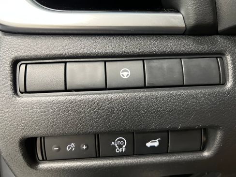 Used 2026 Nissan Rogue SL AWD/4WD image 48