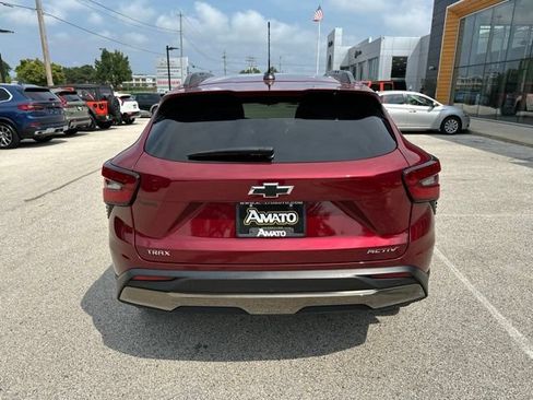 Used 2024 Chevrolet Trax ACTIV w/ Sunroof Package FWD image 10