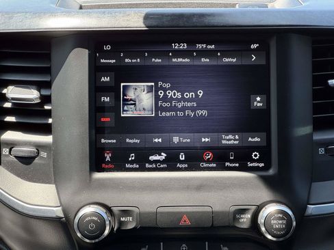 Used 2020 RAM 1500 Big Horn AWD/4WD image 3