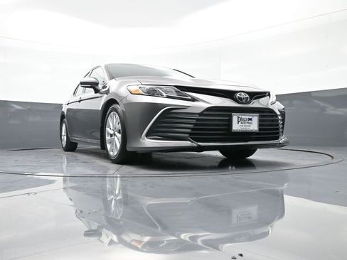 Certified 2023 Toyota Camry LE image 27