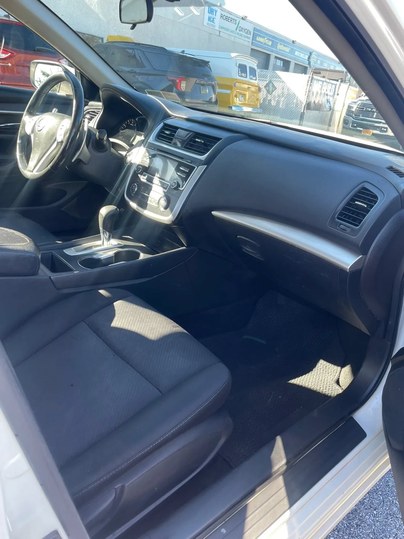 Used 2016 Nissan Altima 3.5 SR FWD image 34