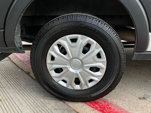 Used 2023 Ford Transit 350 XLT image 9