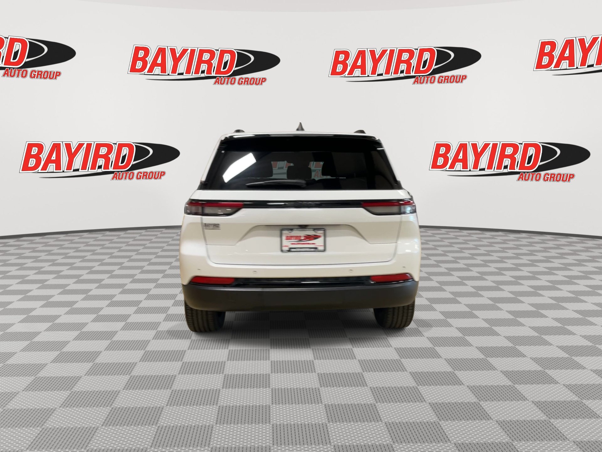 Used 2023 Jeep Grand Cherokee Altitude RWD image 7