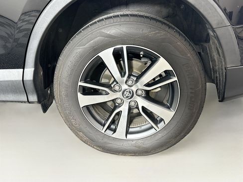 Used 2018 Toyota RAV4 XLE image 11