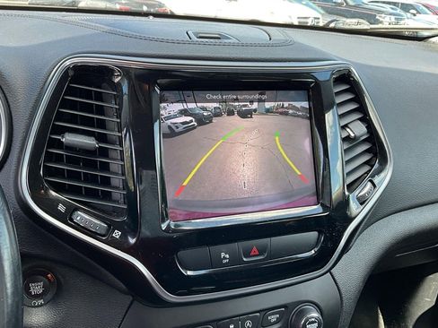 Used 2019 Jeep Cherokee Limited AWD/4WD image 13