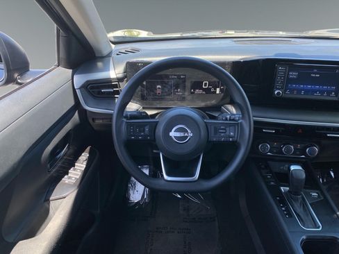 Used 2025 Nissan Kicks S FWD image 12