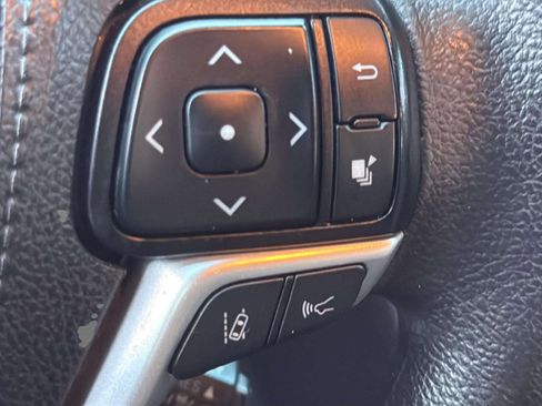 Used 2019 Toyota Highlander LE image 34