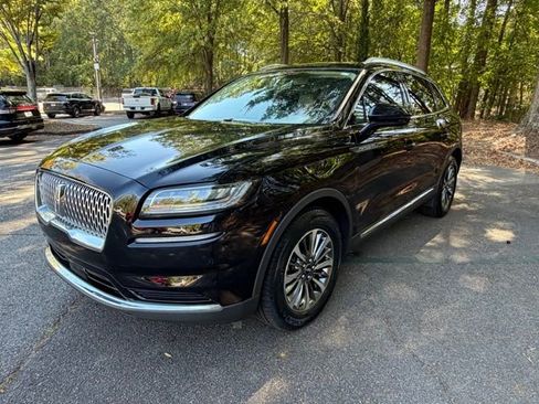 Certified 2022 Lincoln Nautilus FWD w/ Premium Package image 2