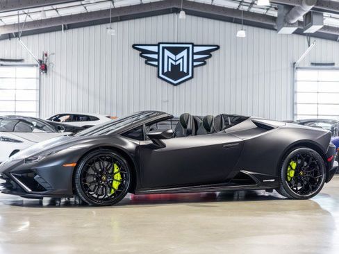 Used 2022 Lamborghini Huracan EVO RWD image 1