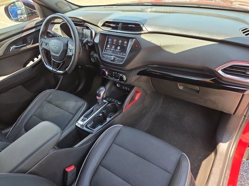 Used 2022 Chevrolet TrailBlazer RS FWD image 16