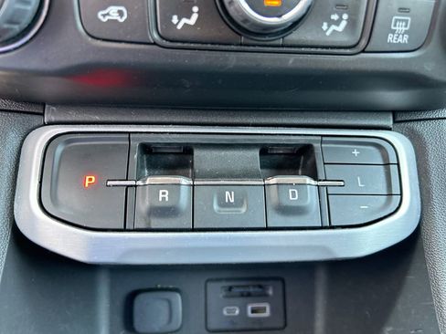 Used 2023 GMC Acadia SLT w/ Elevation Edition AWD/4WD image 19