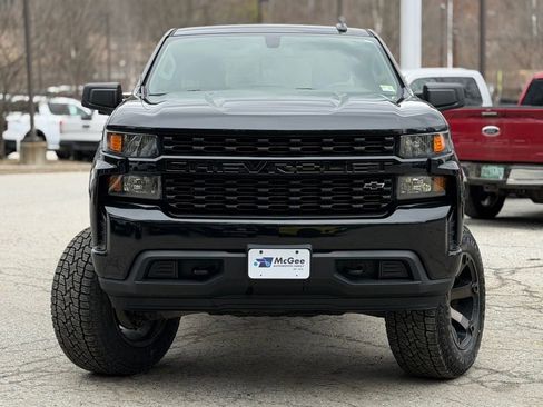 Used 2020 Chevrolet Silverado 1500 Custom w/ Custom Value Package image 2
