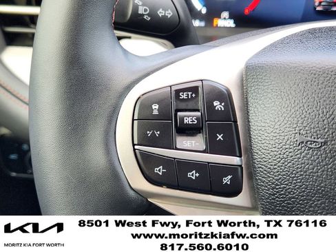 Used 2025 Ford Explorer Active w/ Active Comfort Package RWD image 26