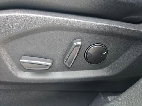 Used 2024 Ford Edge SEL image 16