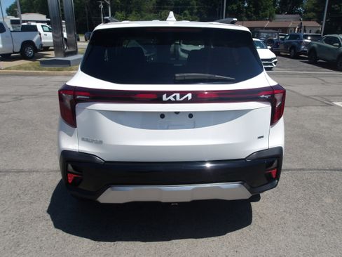 Used 2024 Kia Seltos S AWD/4WD image 6
