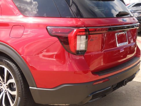 Used 2025 Ford Explorer ST-Line w/ Premium Package RWD image 15