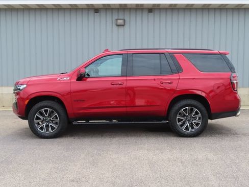 Used 2024 Chevrolet Tahoe Z71 w/ Z71 Off-Road Package AWD/4WD image 8