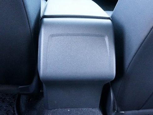 Certified 2023 Volkswagen Jetta SE w/ Panoramic Sunroof Package image 39