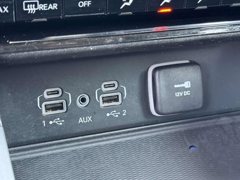 Used 2023 Jeep Grand Cherokee L Laredo w/ Luxury Tech Group I AWD/4WD image 21