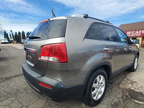 Used 2012 Kia Sorento LX w/ V6 Convenience Pkg image 5