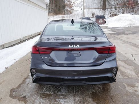 Used 2022 Kia Forte LXS image 6