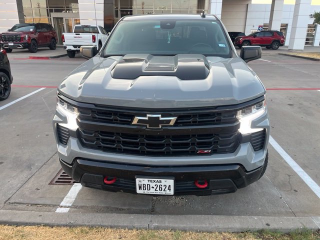 Used 2024 Chevrolet Silverado 1500 LT Trail Boss w/ Convenience Package II AWD/4WD image 3