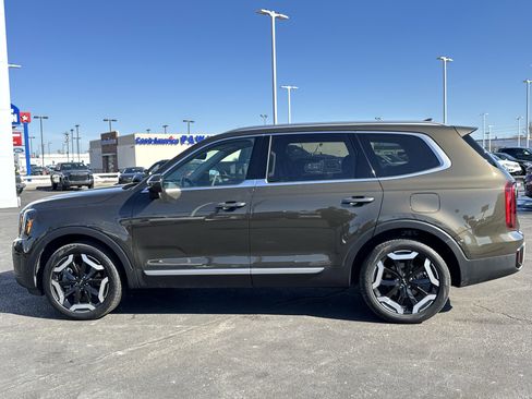 Used 2024 Kia Telluride S w/ S Sunroof Package image 12