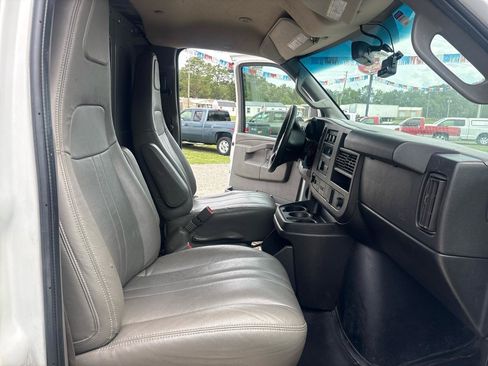 Used 2020 Chevrolet Express 2500 w/ Driver Convenience Package RWD image 18